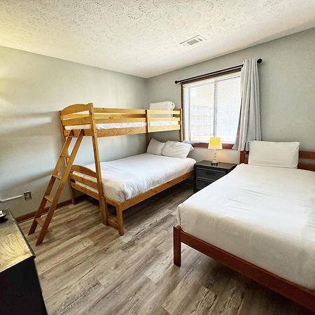 Spacious Modern Condo - 1St Floor - One Block To The Beach Myrtle Beach Exterior foto