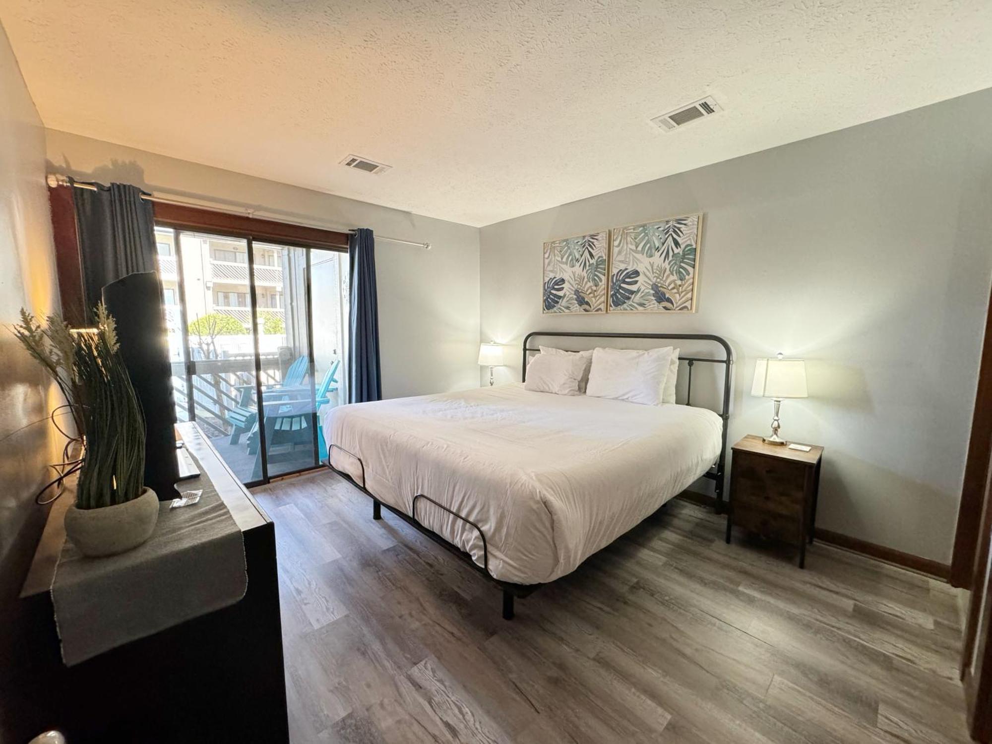 Spacious Modern Condo - 1St Floor - One Block To The Beach Myrtle Beach Exterior foto